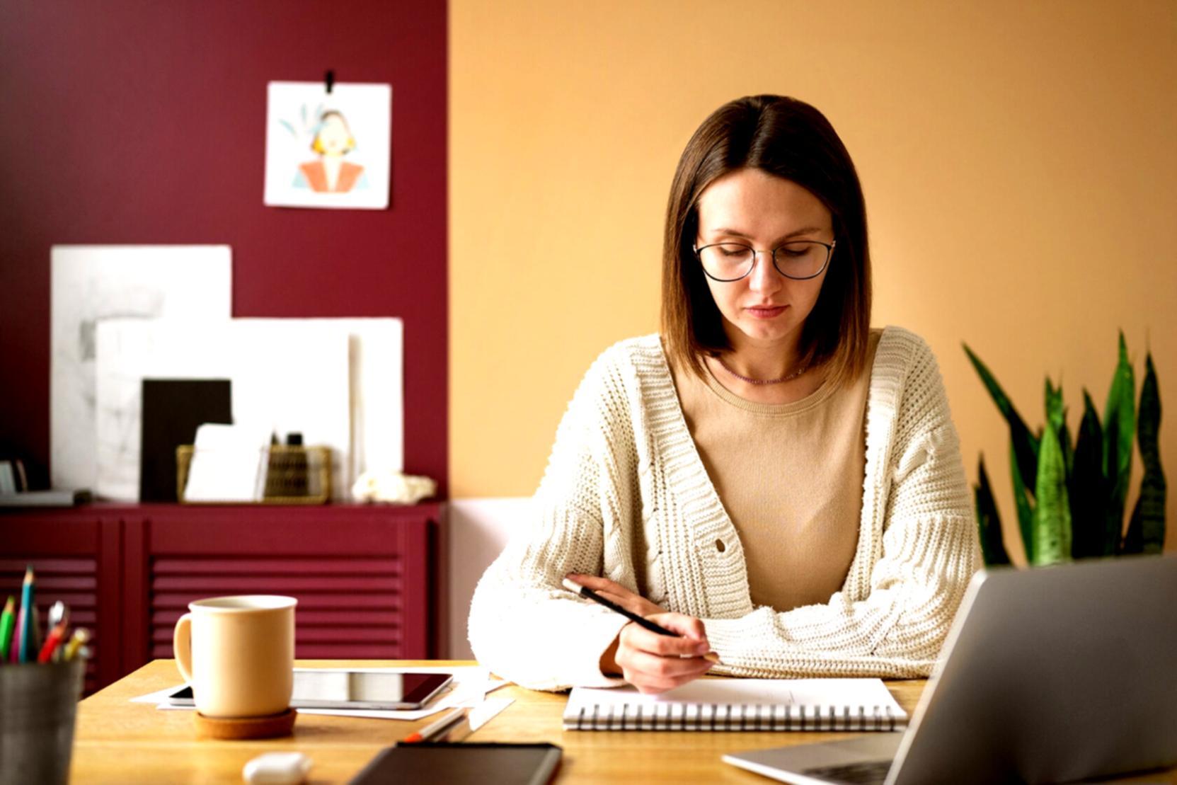 Análisis de datos presupuestarios en entorno profesional